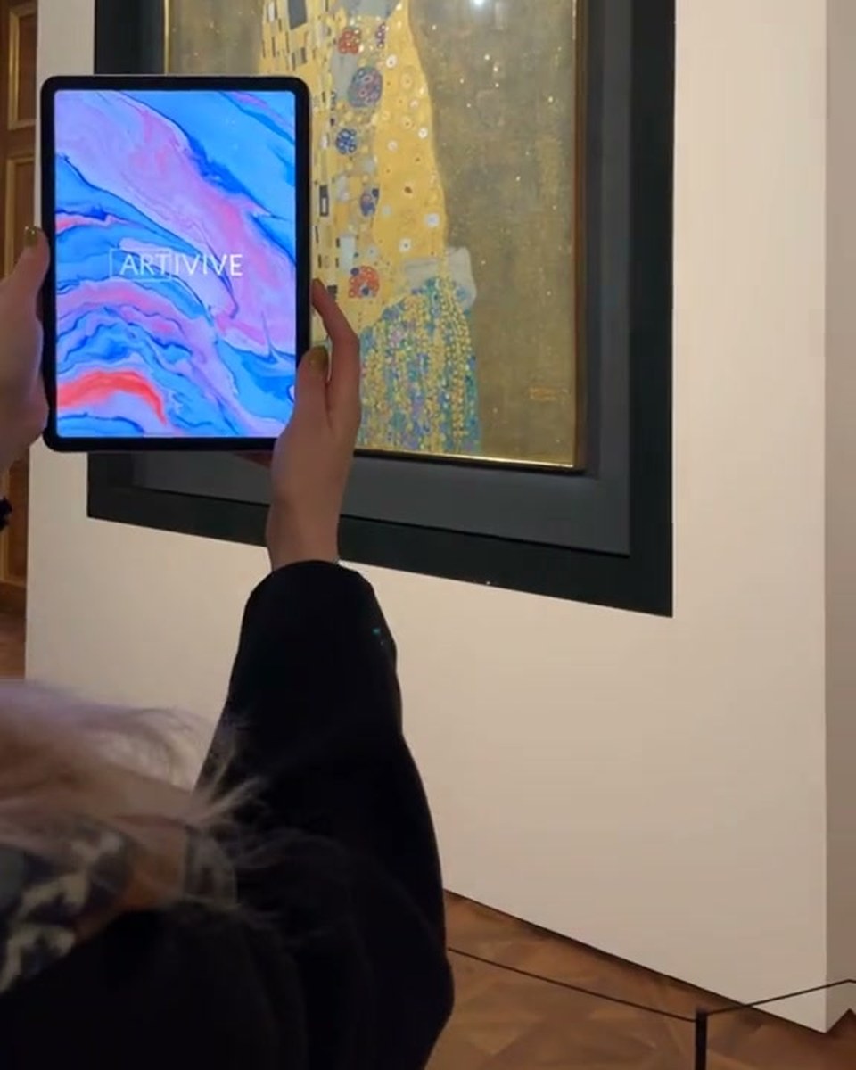 Klimt's Kiss comes alive: Belvedere, Vienna